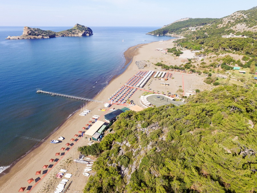 Luftaufnahme des Sarıgerme-Strandparks